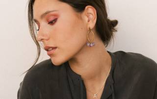 collares con iniciales